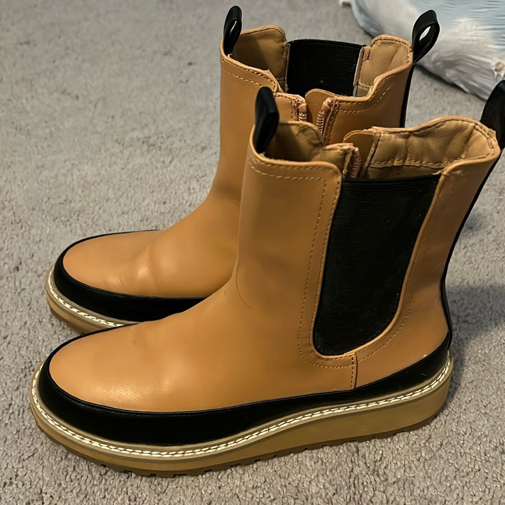 Above ankle boots new never worn